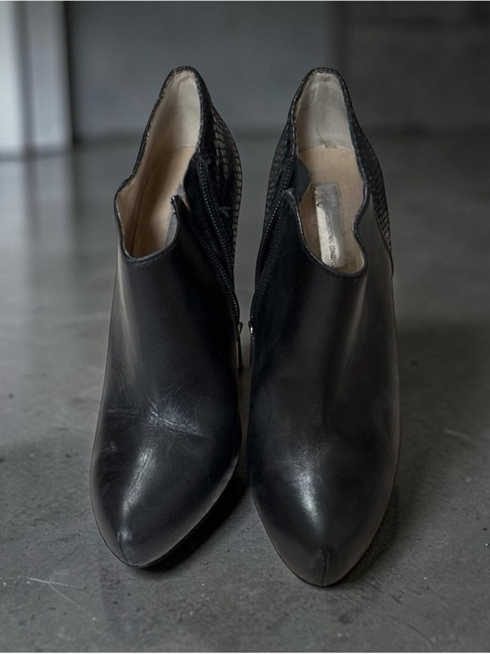 INC International Concepts Black Pointed Leather Ankle Booties Size 8